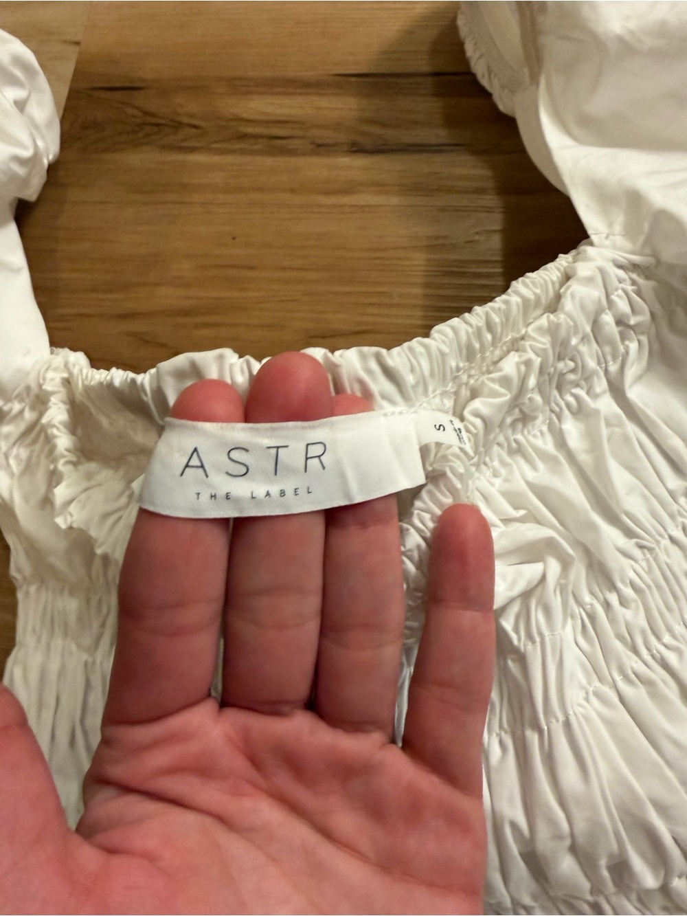 Astr White Smocked Puff-Sleeve Crop Top - Picture 2 of 4